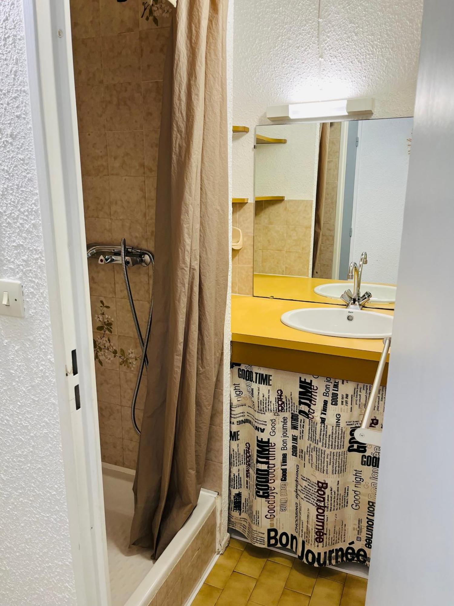 Studio Cabine 4 Couchages Avec Piscine Lb Le Grau-du-Roi Dış mekan fotoğraf